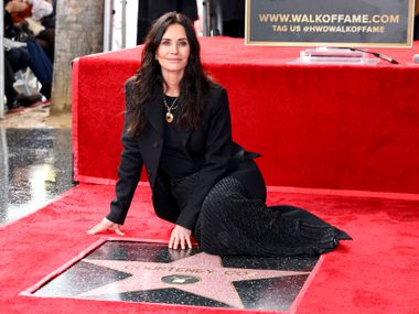 Провалът на филърите: Вижте звездите, които се отказаха от тях и върнаха младостта си (Снимки)