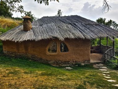 Съхранени във вечността: 7 мистични села на България, в които времето сякаш е спряло (Снимки)