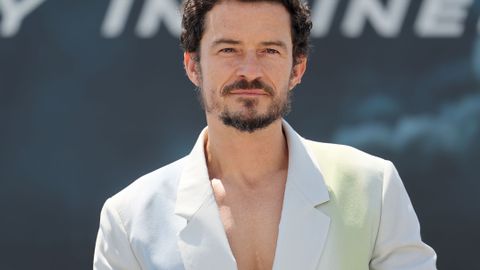 Старо видео на Орландо Блум практикуващ будизъм се превърна във