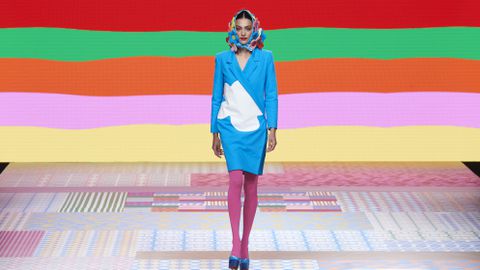 Вече знаем наизуст най модерните нюанси на сезона енергично оранжево