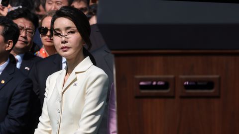 Ким Кун Хи е съпруга на президента на Южна Корея