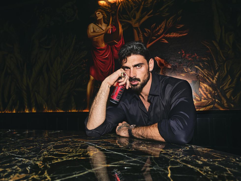 Воден от Микеле Мороне, HELL CITY пристига