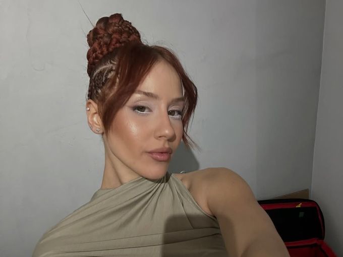 Сънят, който разтърси Мона и отвори музиката ѝ за нечуващите