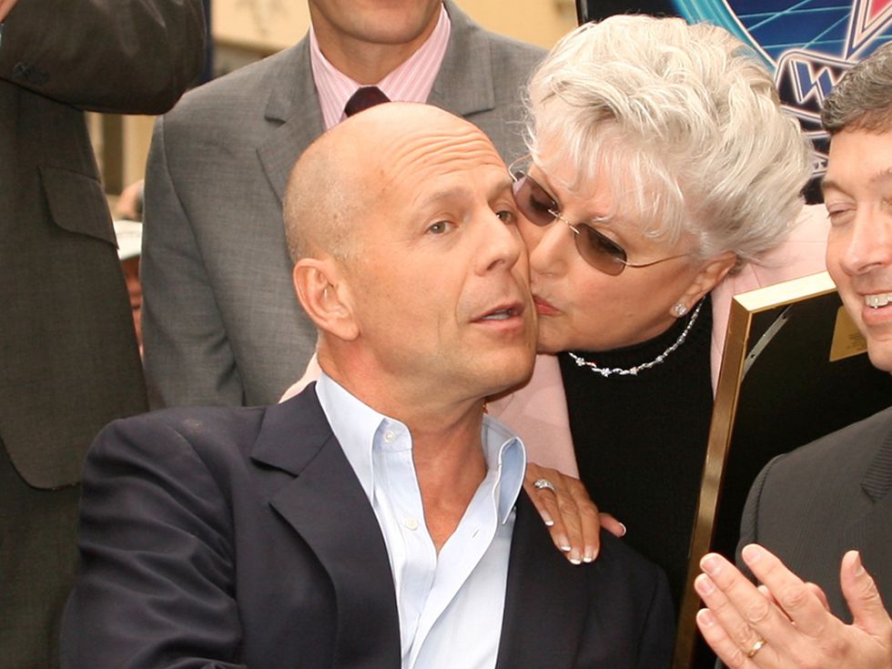 Майката на Брус Уилис – 90-годишен герой и доброволец в пожарната