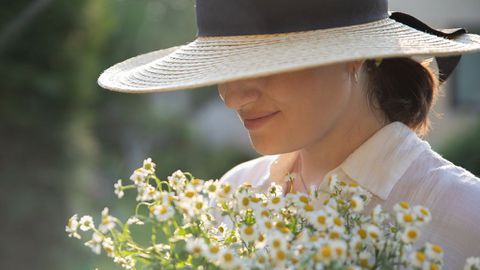 Забелязали ли сте някога как една жена облечена в семпли