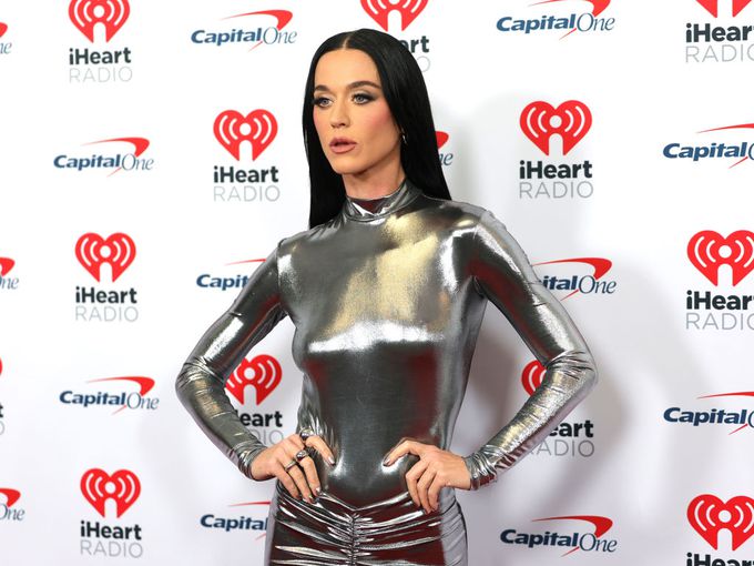 Кейти Пери и Джъстин Трюдо официално обявиха връзката си на рождения ѝ ден в Париж (Снимки)