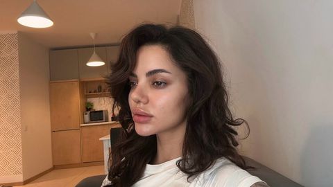 Къдрокосата брюнетка от третия сезон на Ергенът – изненада