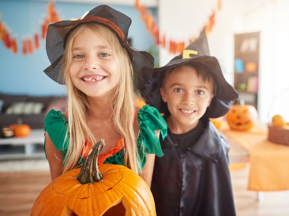 Хелоуин срещу Деня на будителите: Вечната битка между двата празника се разгоря с нова сила