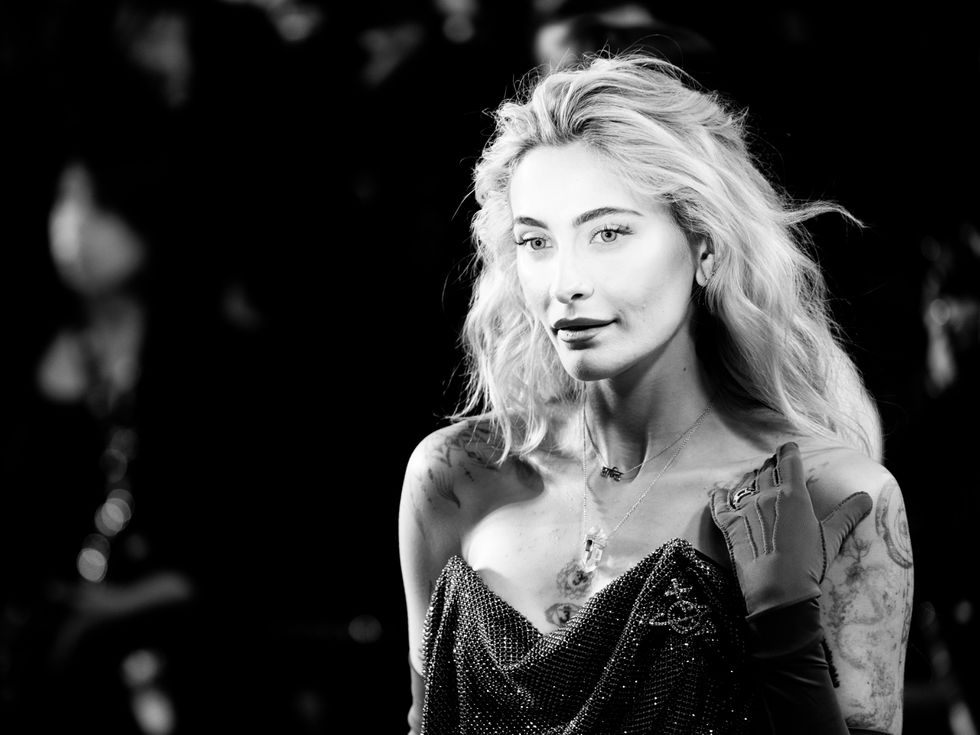 Къде изчезват парите от наследството на Майкъл Джексън? Парис изисква истината