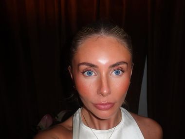 Бони Блу, която стана известна със сексмаратона със 1057 за 12 часа, се забърка с известен футболист