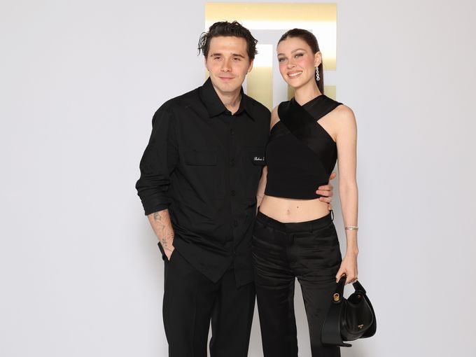 Бруклин показа интимен кадър с Никола Пелц, а напрежението с Виктория Бекъм е отново на фокус