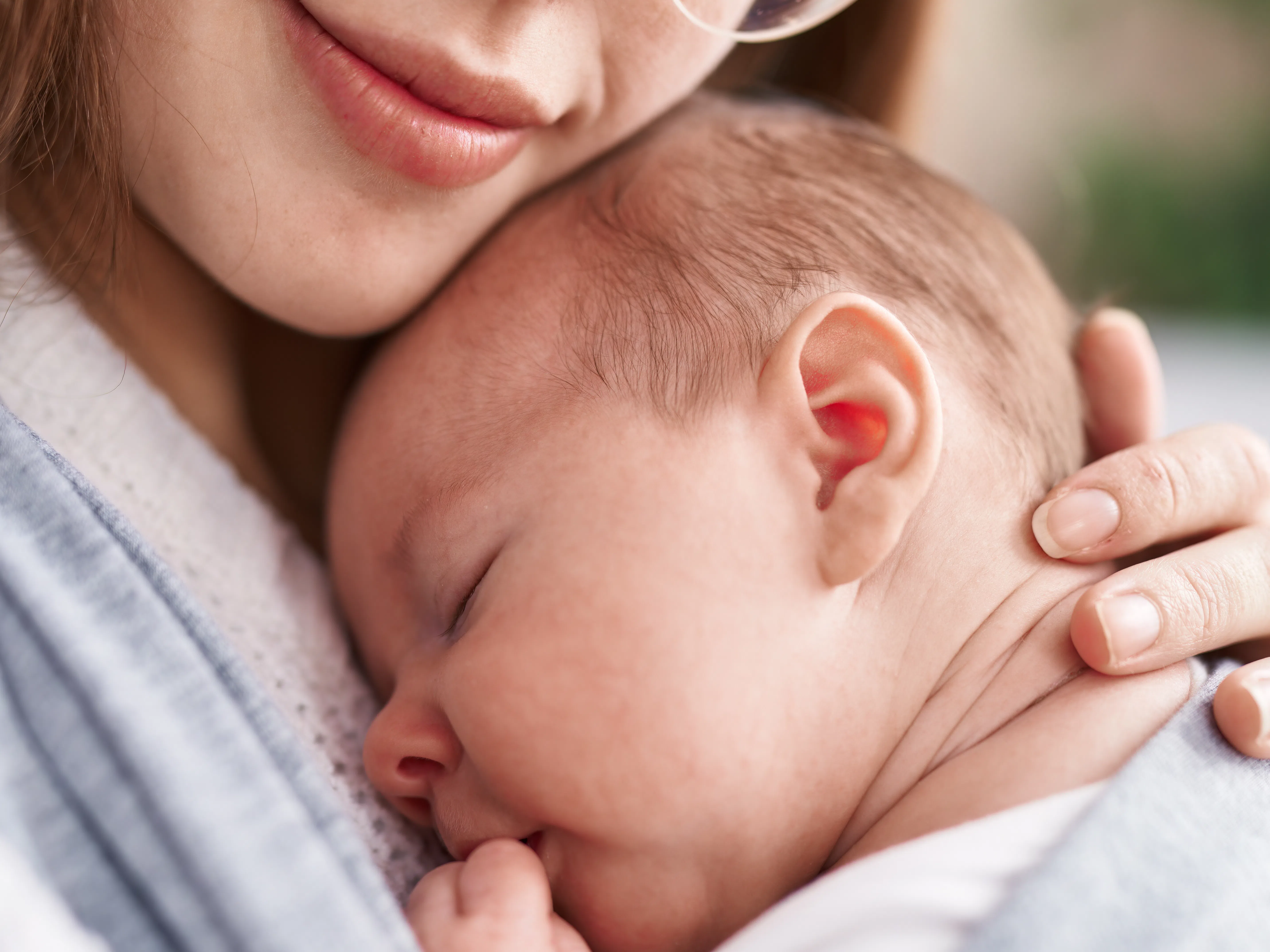 Секцио и естествено раждане: 10 необичайни разлики, които бебето усеща