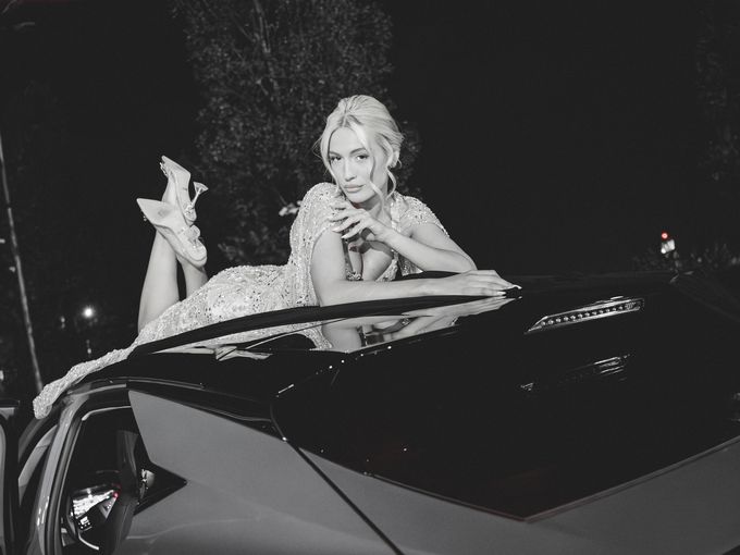 Анжела Бонева озарява Code Fashion Runway с изтънчена фотосесия