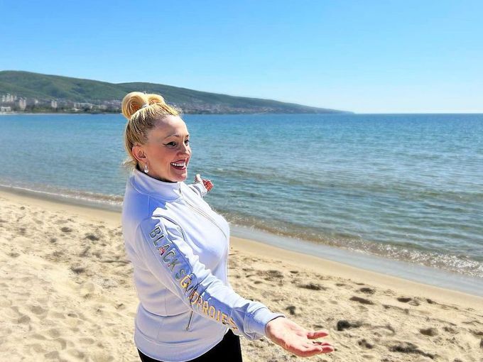 Сашка Васева се прибра да се лекува у нас