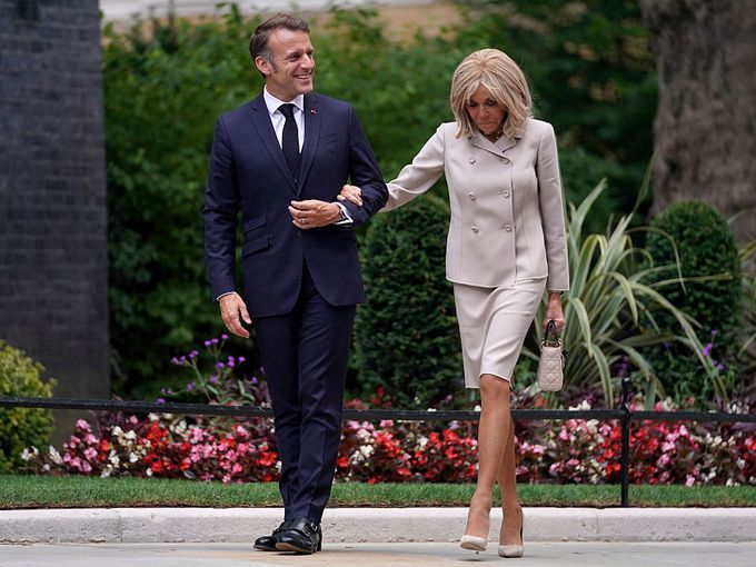 Хакери промениха пола на Брижит Макрон в данъчните ѝ документи — започва процес за онлайн тормоз във Франция