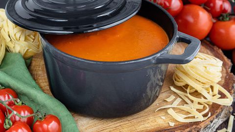 Шкембе чорбата е емблематично ястие за българската национална кухня и