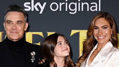 Роби Уилямс и съпругата му Айда Фийлд изглеждаха по щастливи от