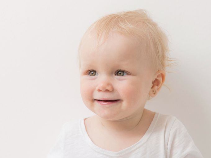 Защо понякога се бавят да поникнат млечните зъбки на бебетата?