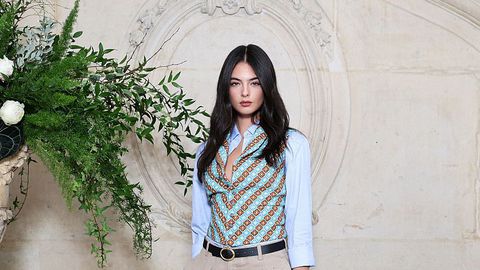 Дева Касел 21 се появи на модното ревю на Dior