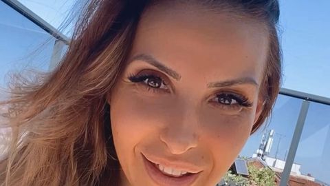 В доста любопитна ситуация попадна порноактрисата Диана Габровска в южната