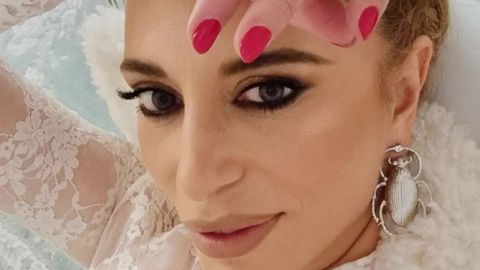 Ваня Щерева качи секси снимка в Инстаграм профила си Певица