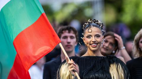 отново успя да привлече вниманието на феновете си този път