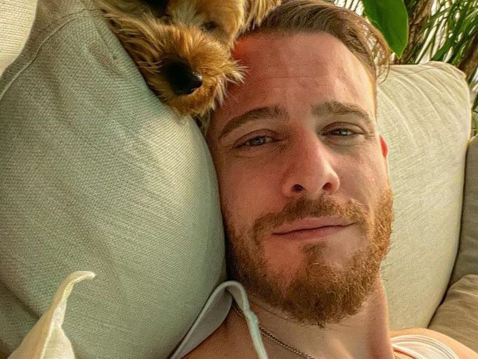 Видео с турските звезди Керем Бюрсин и Мелиса Сабанджъ се завъртя в мрежата