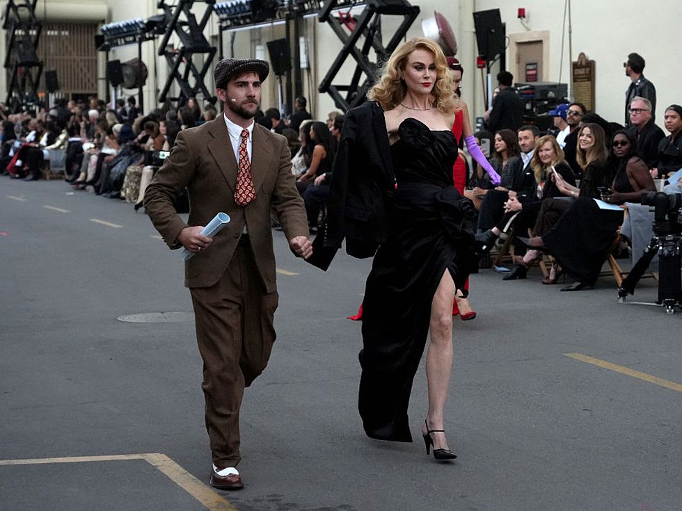 Никол Кидман блести на червения килим в уникална рокля