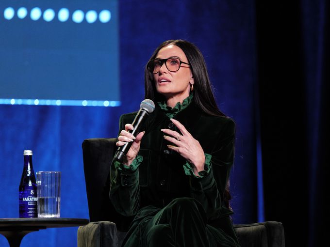 Деми Мур шокира света с интимна тайна: Отидох при друг мъж в нощта преди сватбата