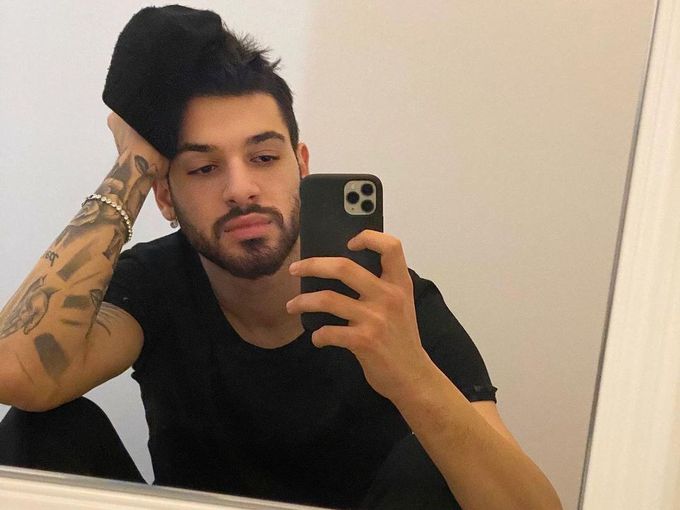 Емрах нападна „Евровизия“ след отпадането на брат му Фики