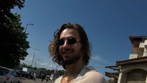 В емоционално интервю за предаването Събуди се популярният изпълнител Папи