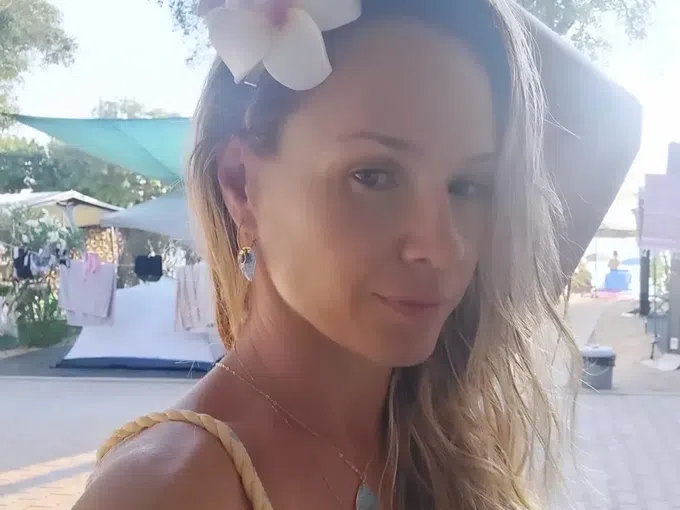 Радостна вест: Лора Караджова в очакване на трето дете