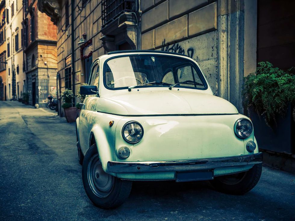 В едно френско село 30 съседи споделят една кола, а ключовете са в местния бар