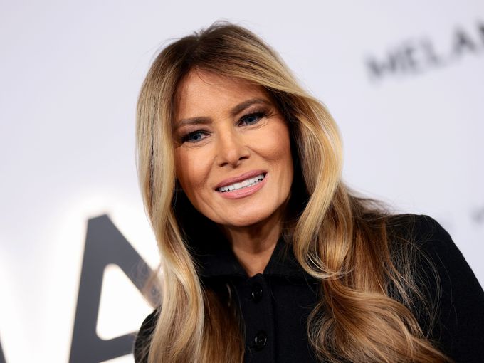 Мелания Тръмп сияе до Доналд на премиерата на филма си: Но едно отсъствие впечатли всички (Снимки)