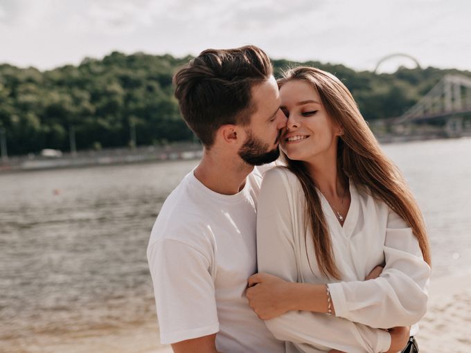 Съгласих се на интимност "по приятелски", но се влюбих. Не мога да го забравя от години