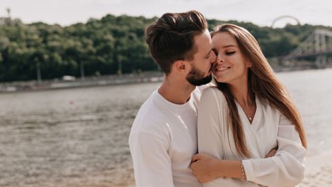 В момента с този мъж почти не общуваме Само понякога