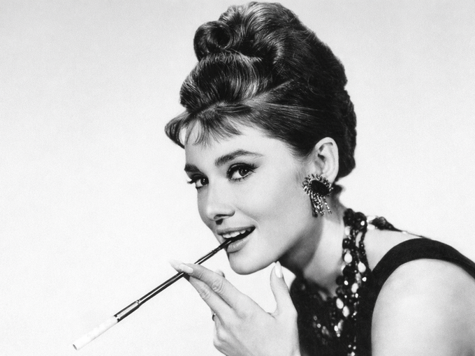 Идваше ми да убия Одри Хепбърн: Как чарът на младата балерина разпалвал завист зад кулисите още преди да се превърне в кинолегенда