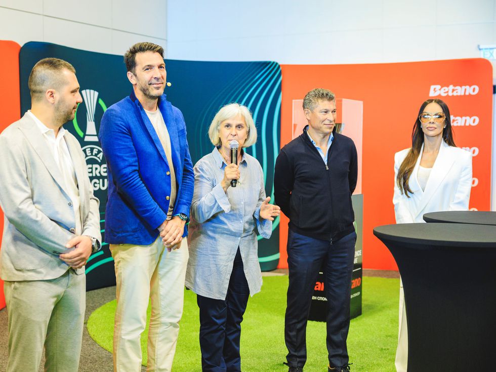 Трофеите на Уефа Лига Европа и Уефа Лига на конференциите за първи път в България