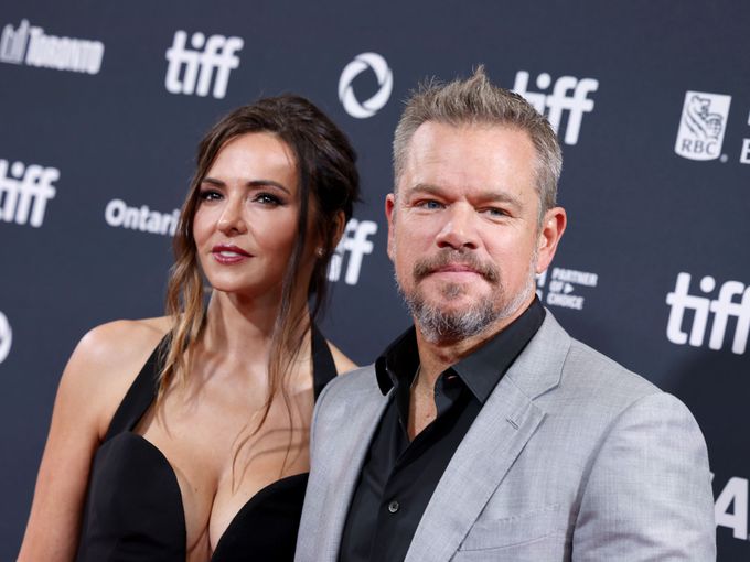 Съпругата на Мат Деймънд предизвика фурор: Сравниха я с Джей Ло (Видео)