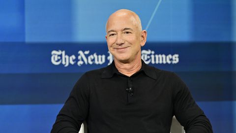 След болезнения развод с Маккензи Скот който ѝ осигури 4