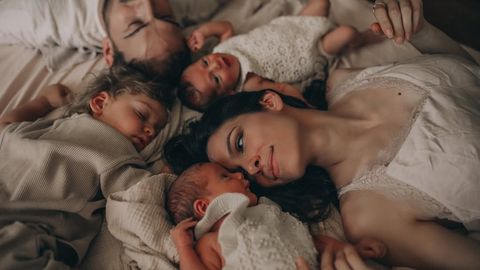 Актрисата Даяна Ханджиева отбеляза първия празник на своите близначки