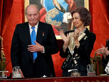 Падналият крал и неговите тайни: Хуан Карлос I отрича да е имал афера с принцеса Даяна в шокиращи мемоари