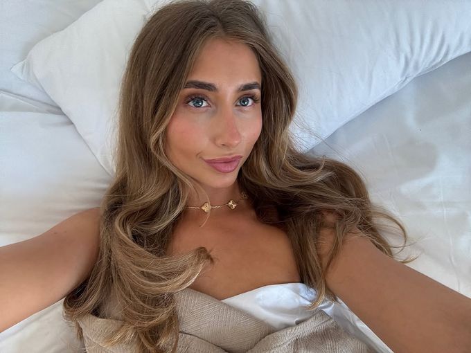 Лили Филипс, която преспа с 1113 мъже за ден: Край на каскадите през 2026, ще се кръстя