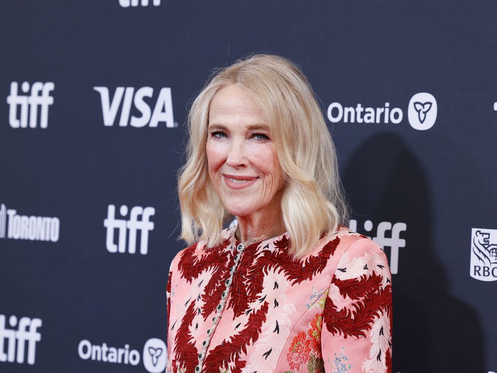 Затруднено дишане и едно обаждане: какво се е случило в последните часове от живота на Катрин О'Хара