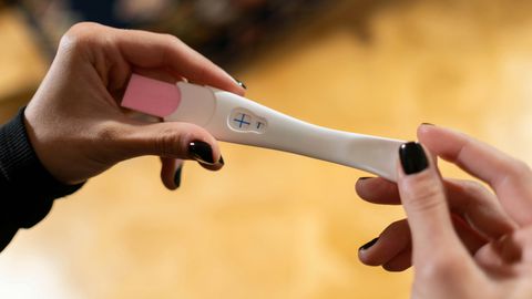 Много двойки се питат безопасен ли е незащитеният секс по