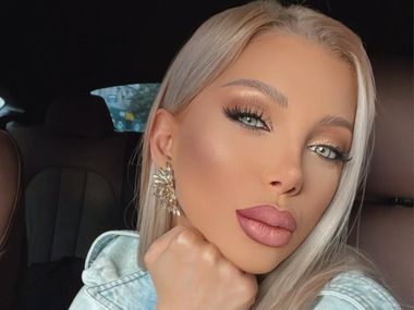 Двойна доза секси провокация: Емануела показа новата си дуетна половинка